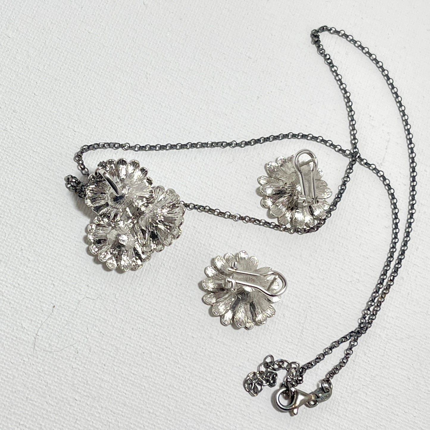 Silver and Gold Daisy Necklace and Earrings Set